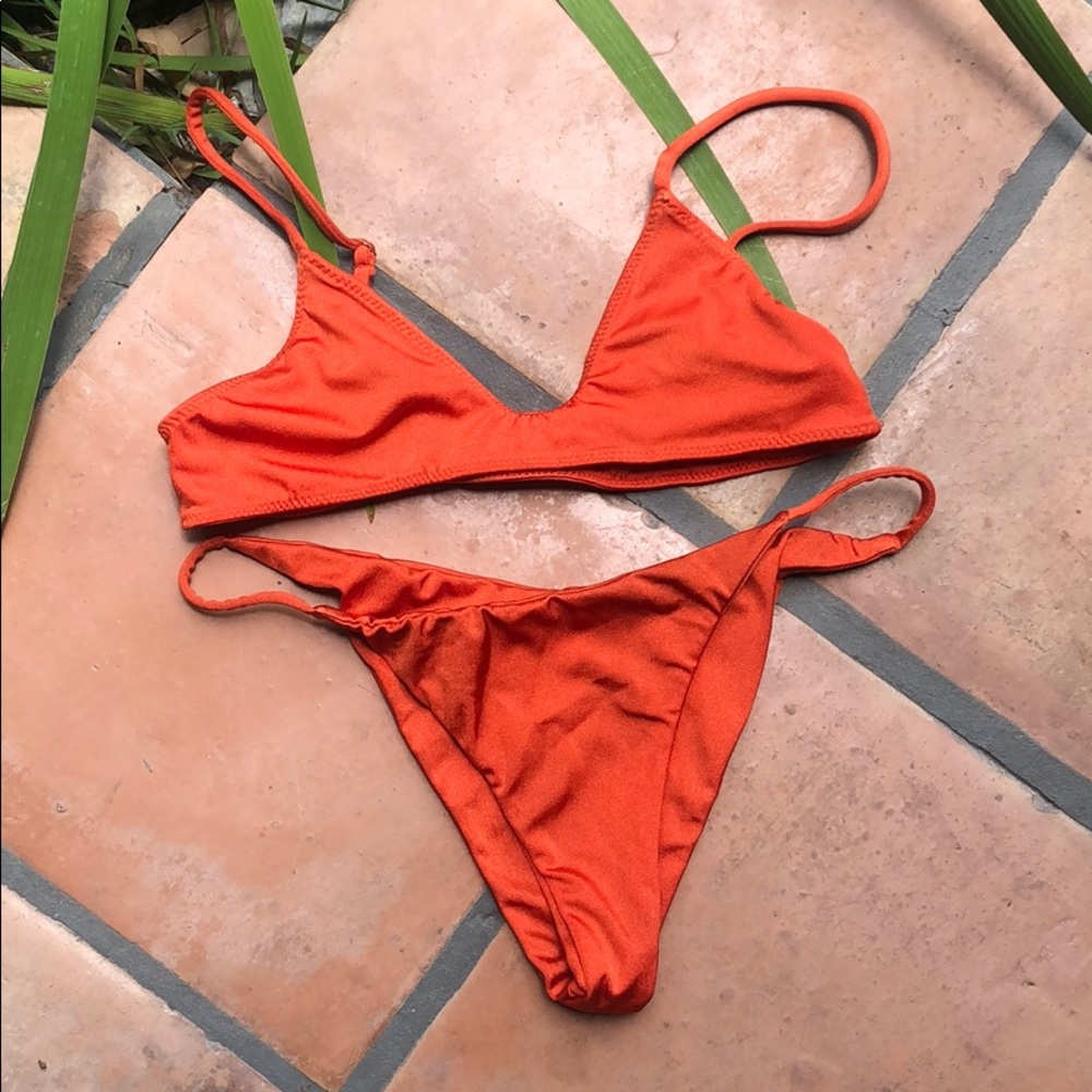 Flattering Orange Sommer Swim Bikini